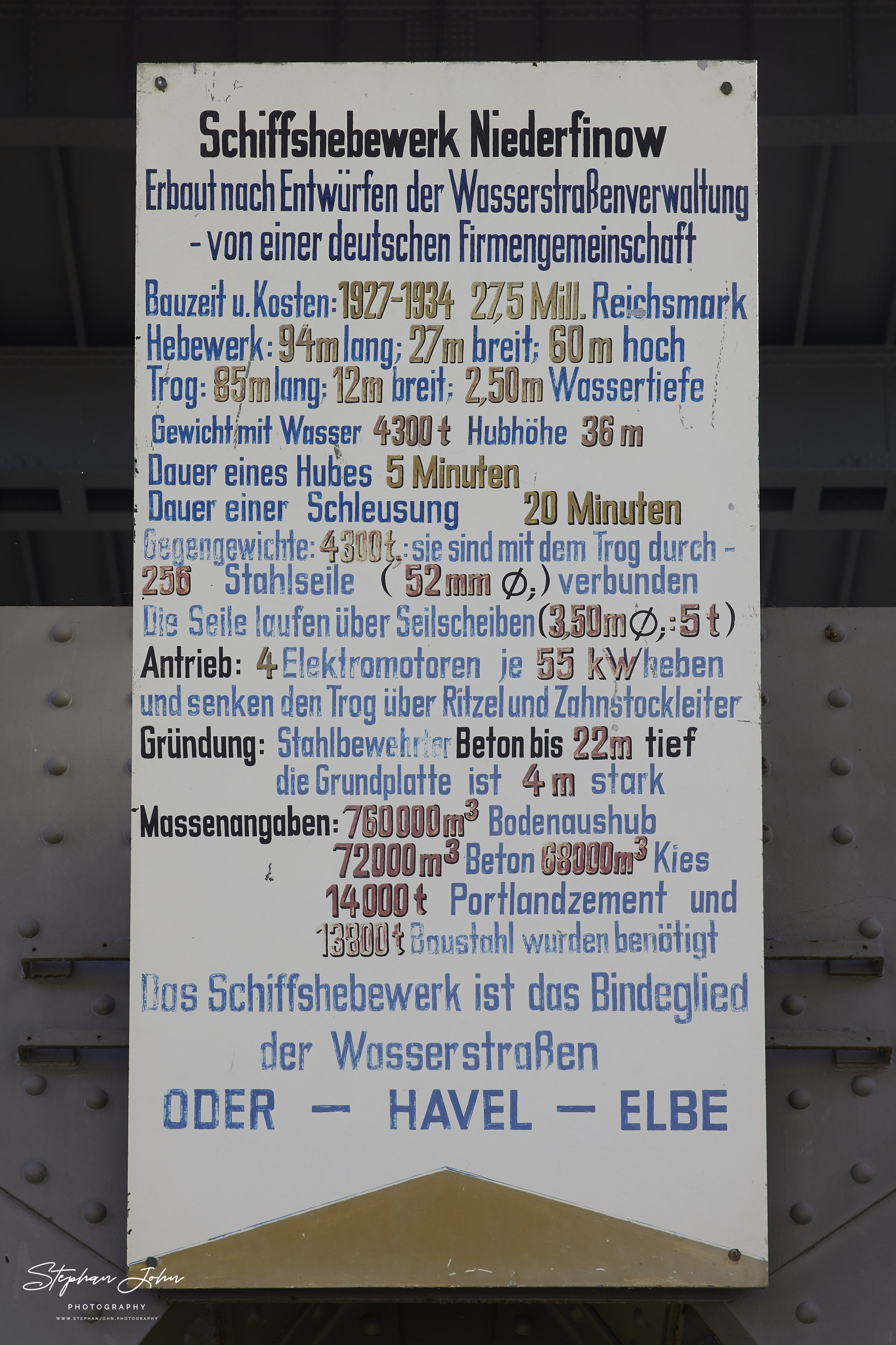 Infotafel am Schiffshebewerk