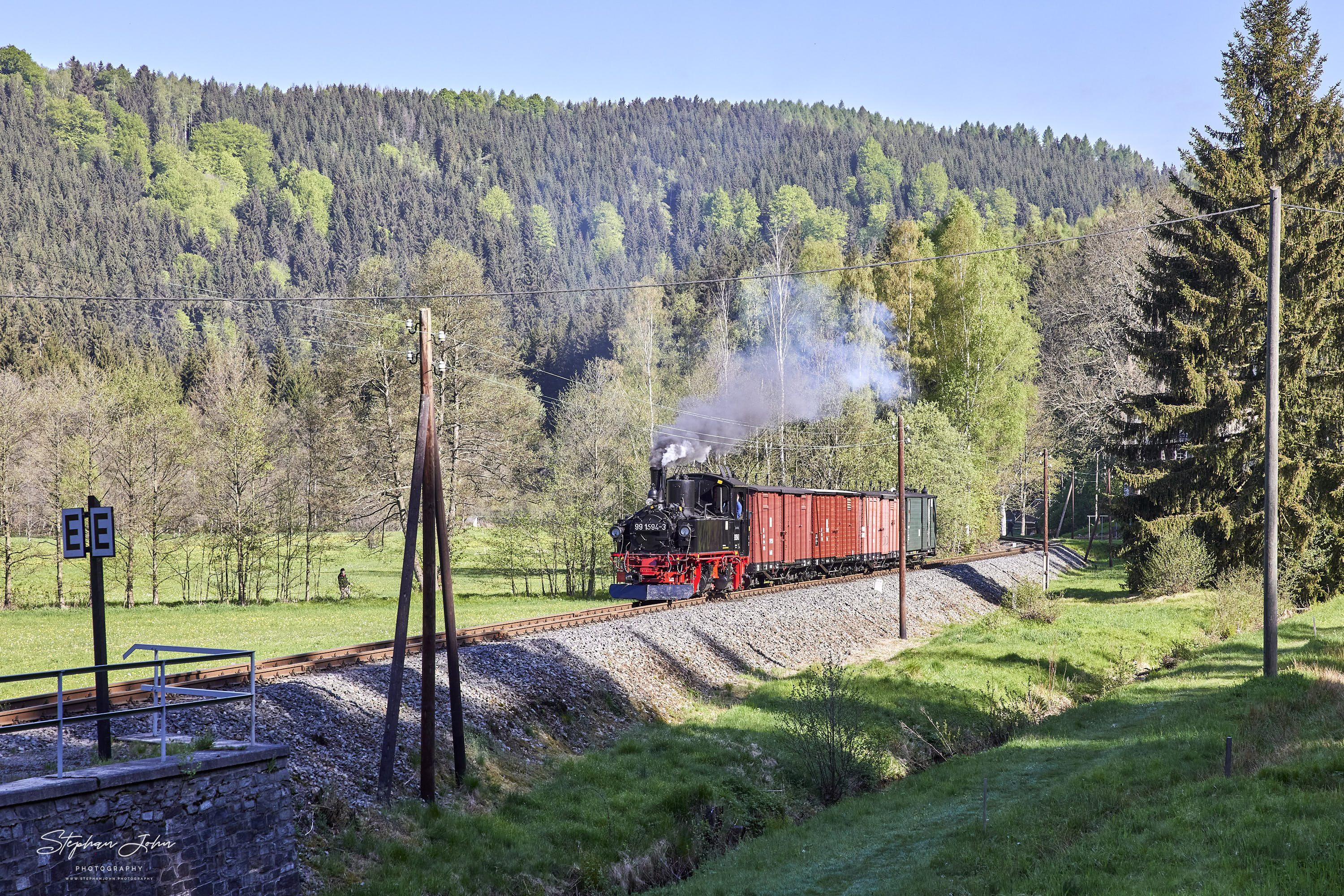 G 11201 mit Lok 99 1594-3 kurz vor Schmalzgrube in Richtung Jöhstadt