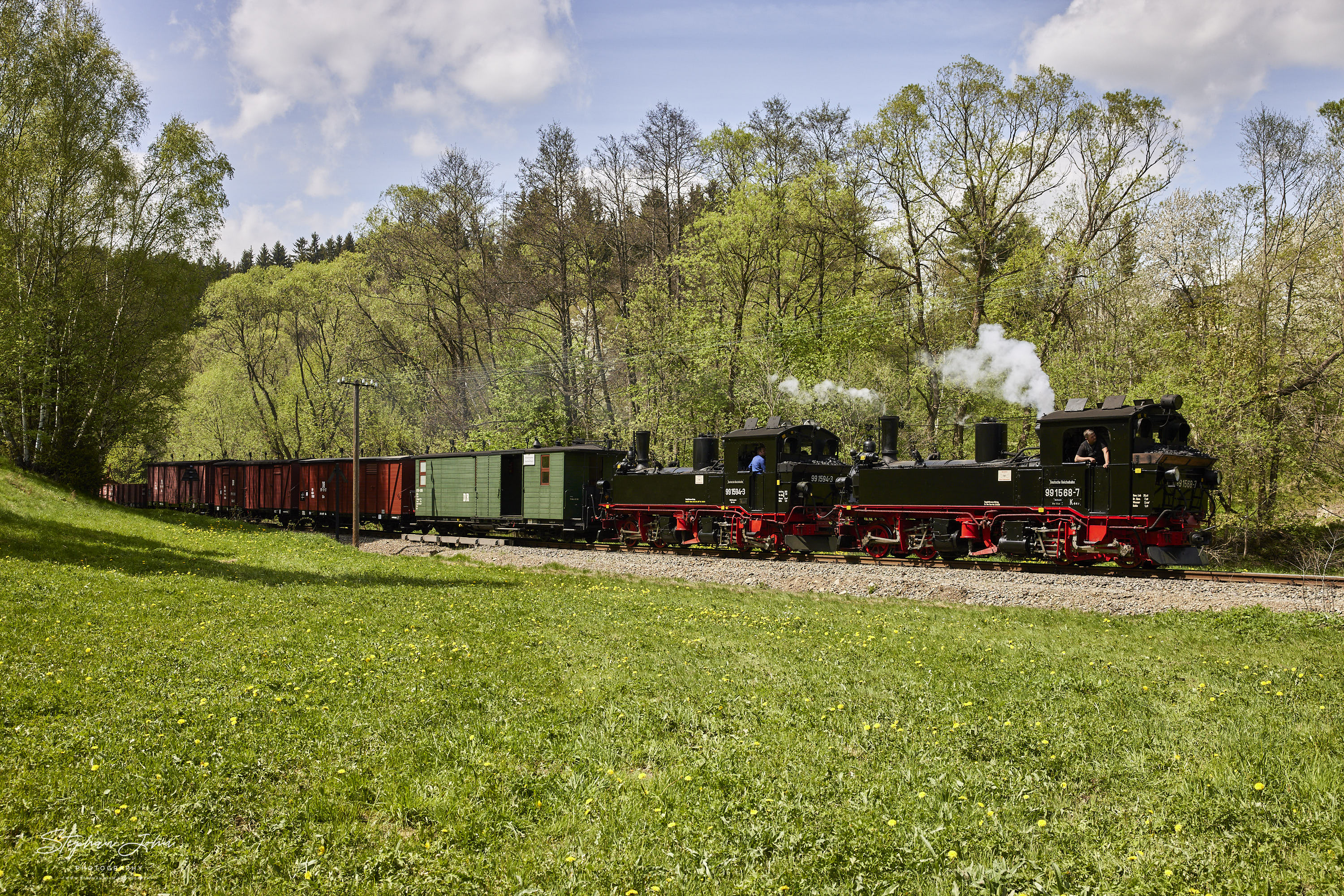 G 11254 mit Lok 1594-3 und Vorspannlok 99 1568-7 kurz vor Schmalzgrube