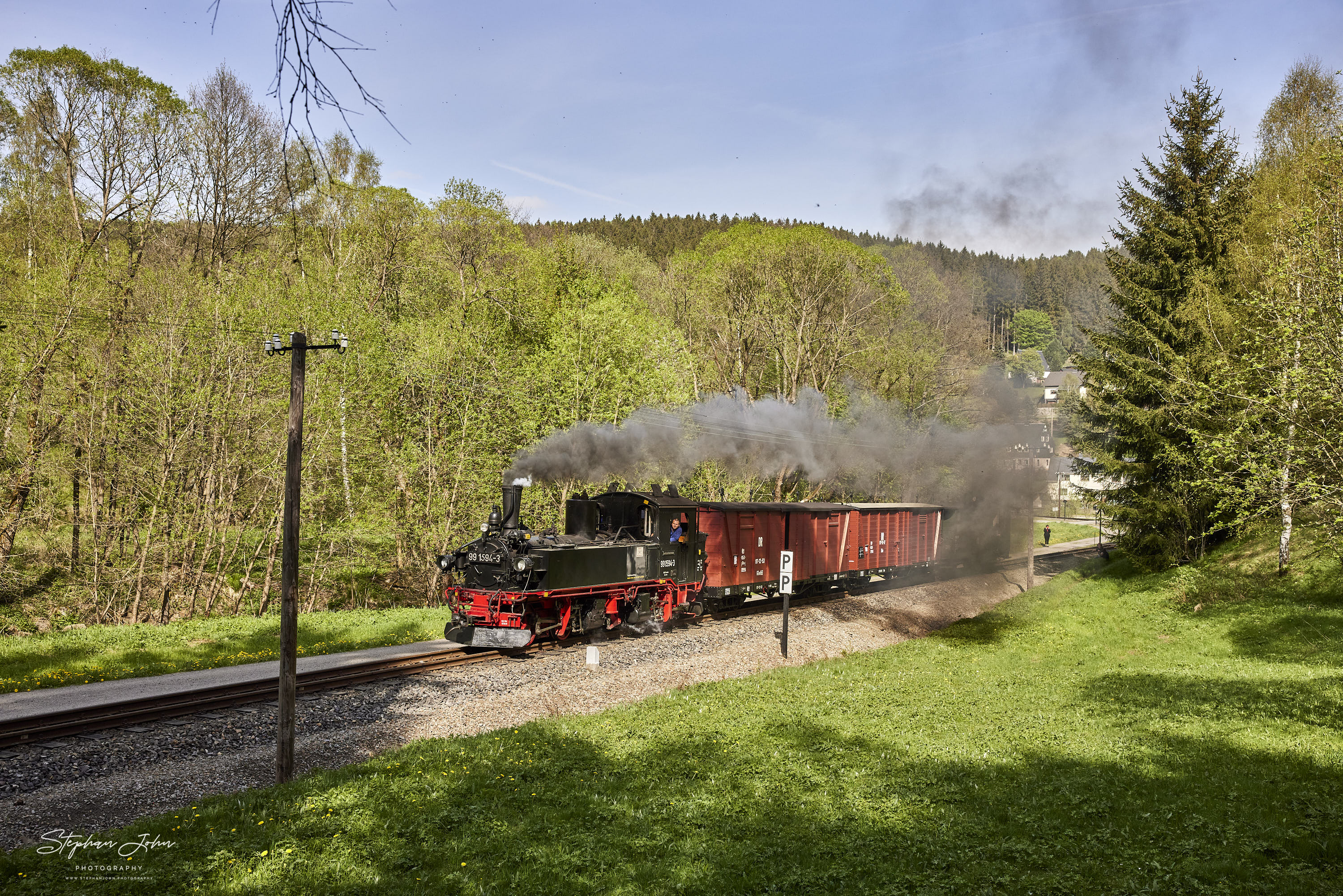 Ausfahrt des G 11205 aus dem Bahnhof Steinbach in Richtung Jöhstadt