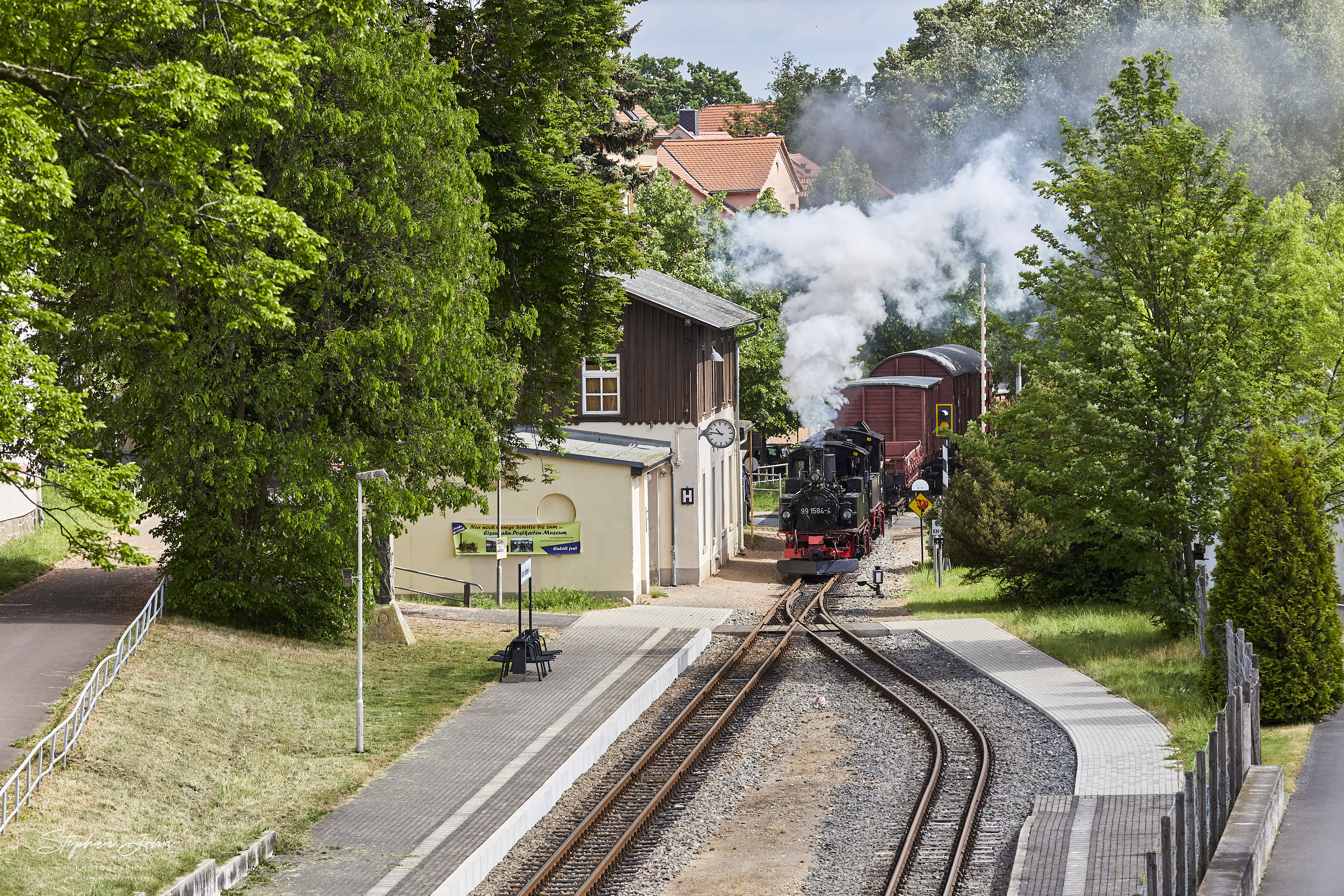 Einfahrt eines GmP in den Bahnhof Oschatz Süd