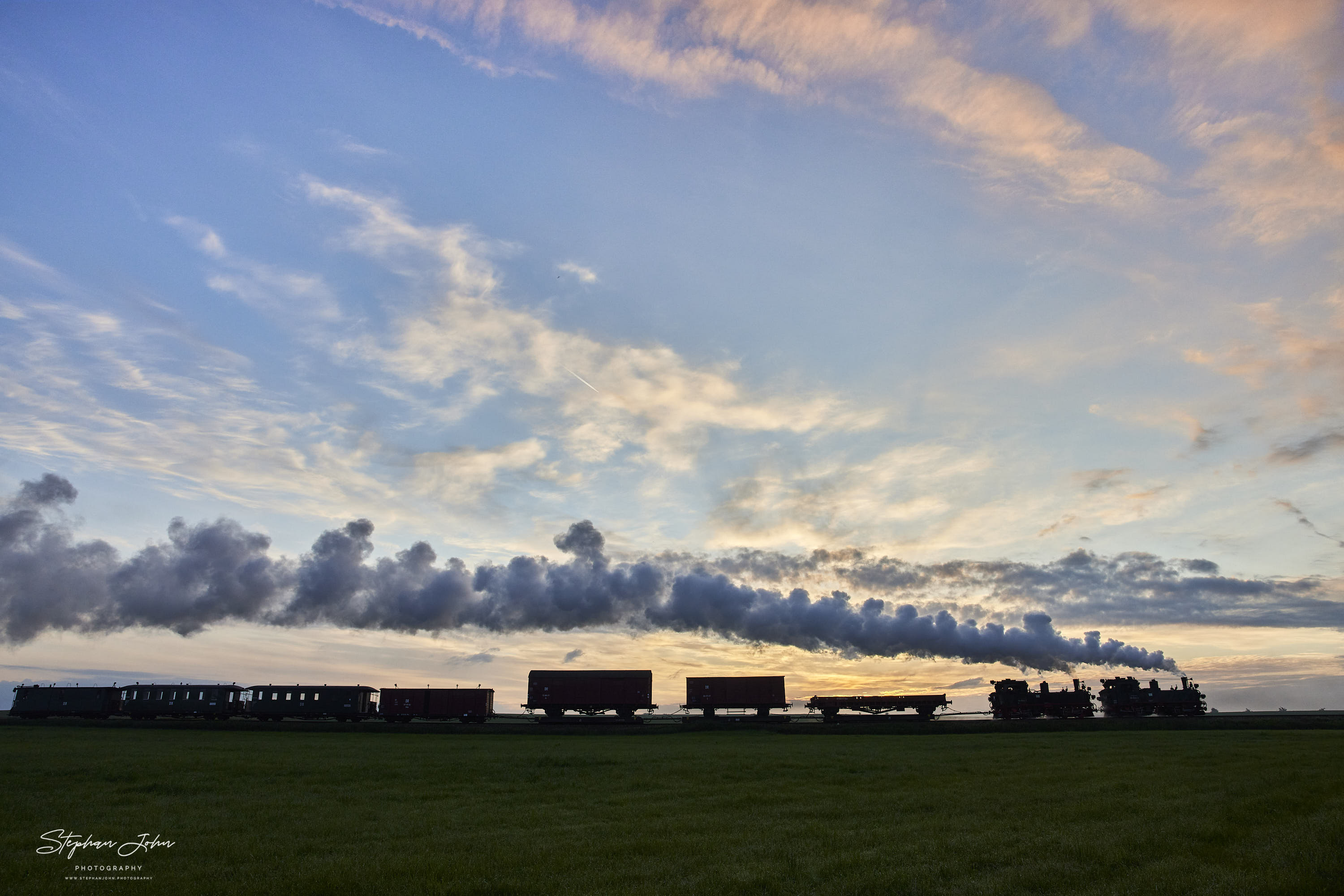 Der erste GmP des Tages mit Lok 99 1568-7 und Vorspannlok 99 1584-4 auf dem Weg nach Mügeln