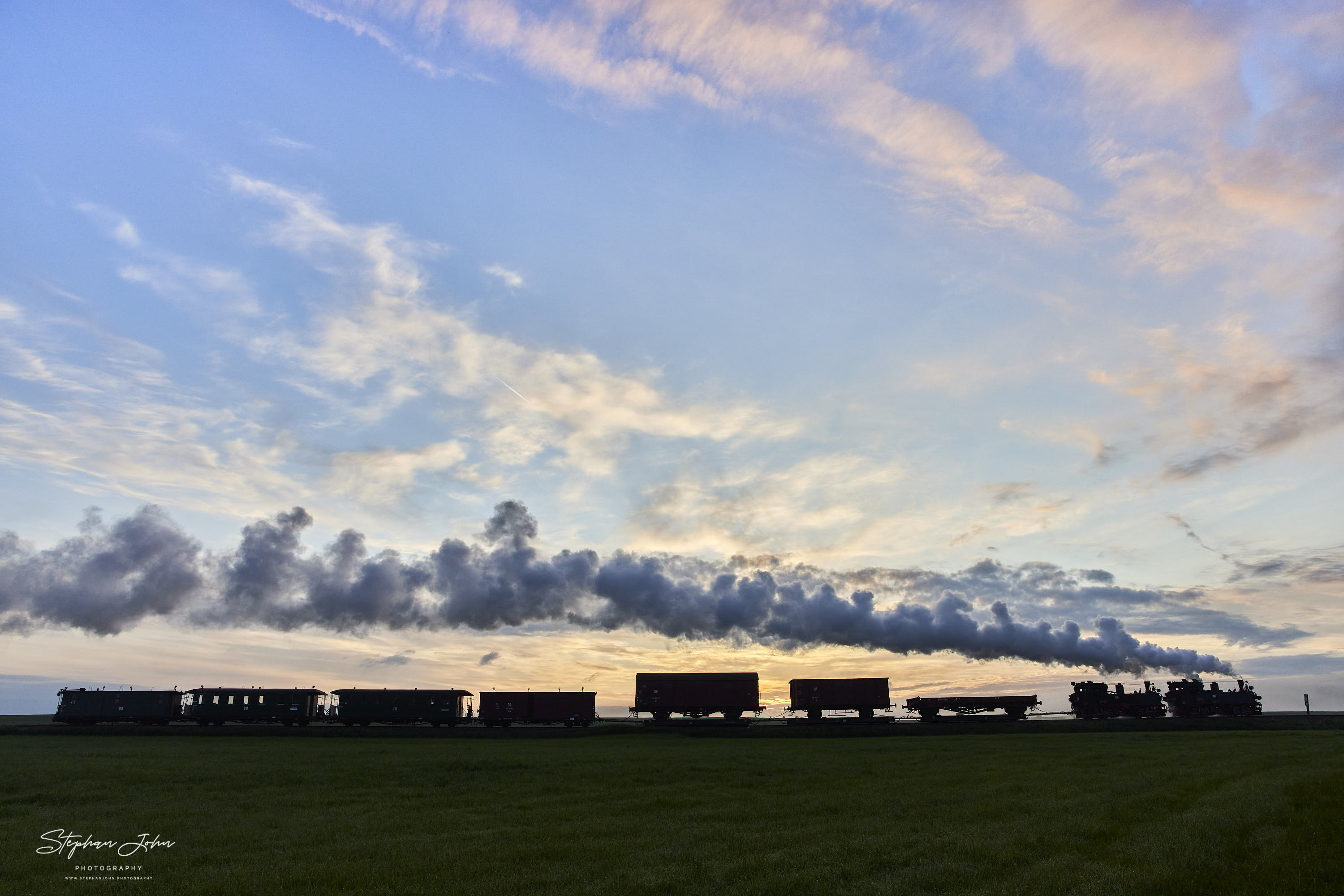 Der erste GmP des Tages mit Lok 99 1568-7 und Vorspannlok 99 1584-4 auf dem Weg nach Mügeln