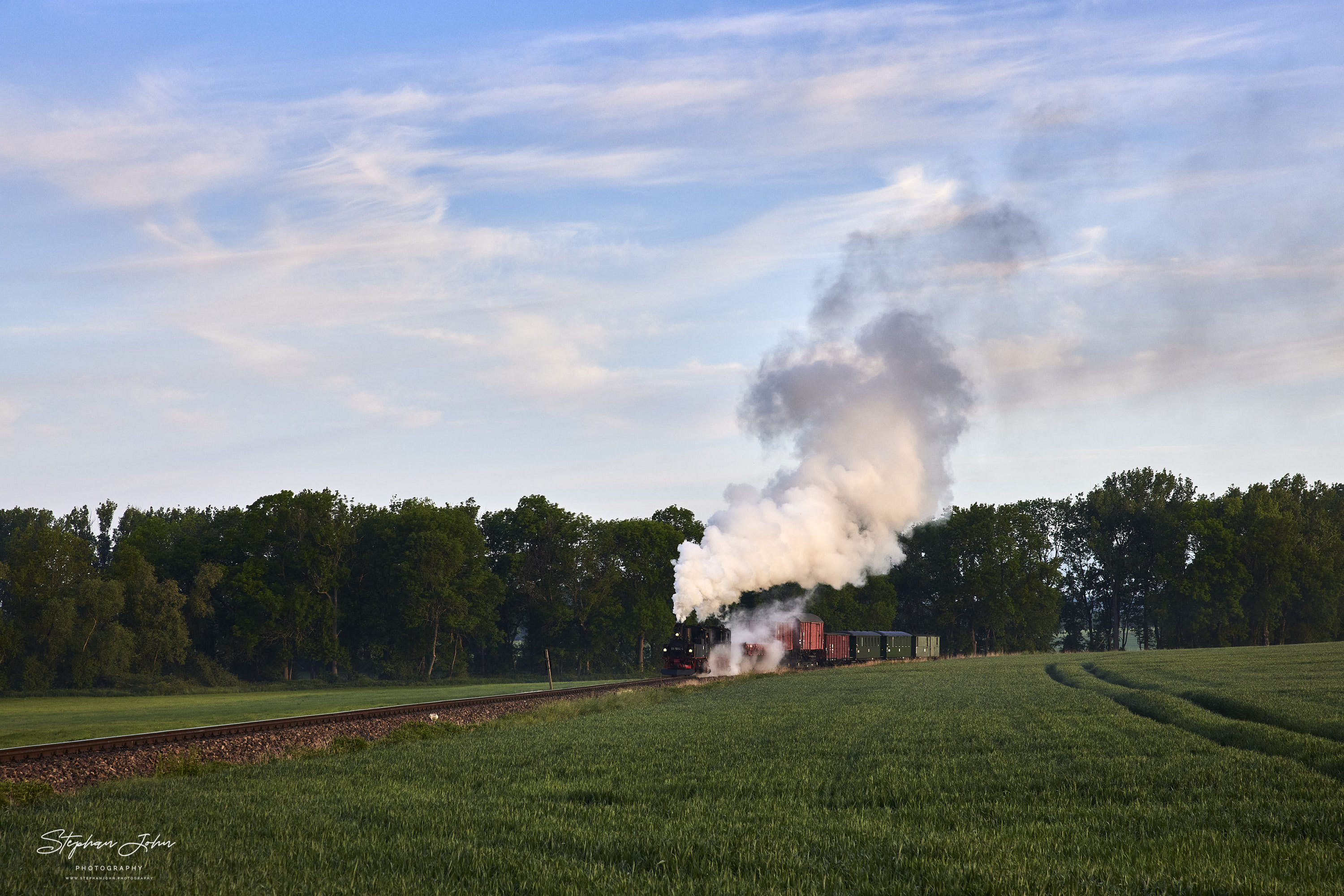 Der erste GmP des Tages mit Lok 99 1568-7 und Vorspannlok 99 1584-4 auf dem Weg nach Mügeln