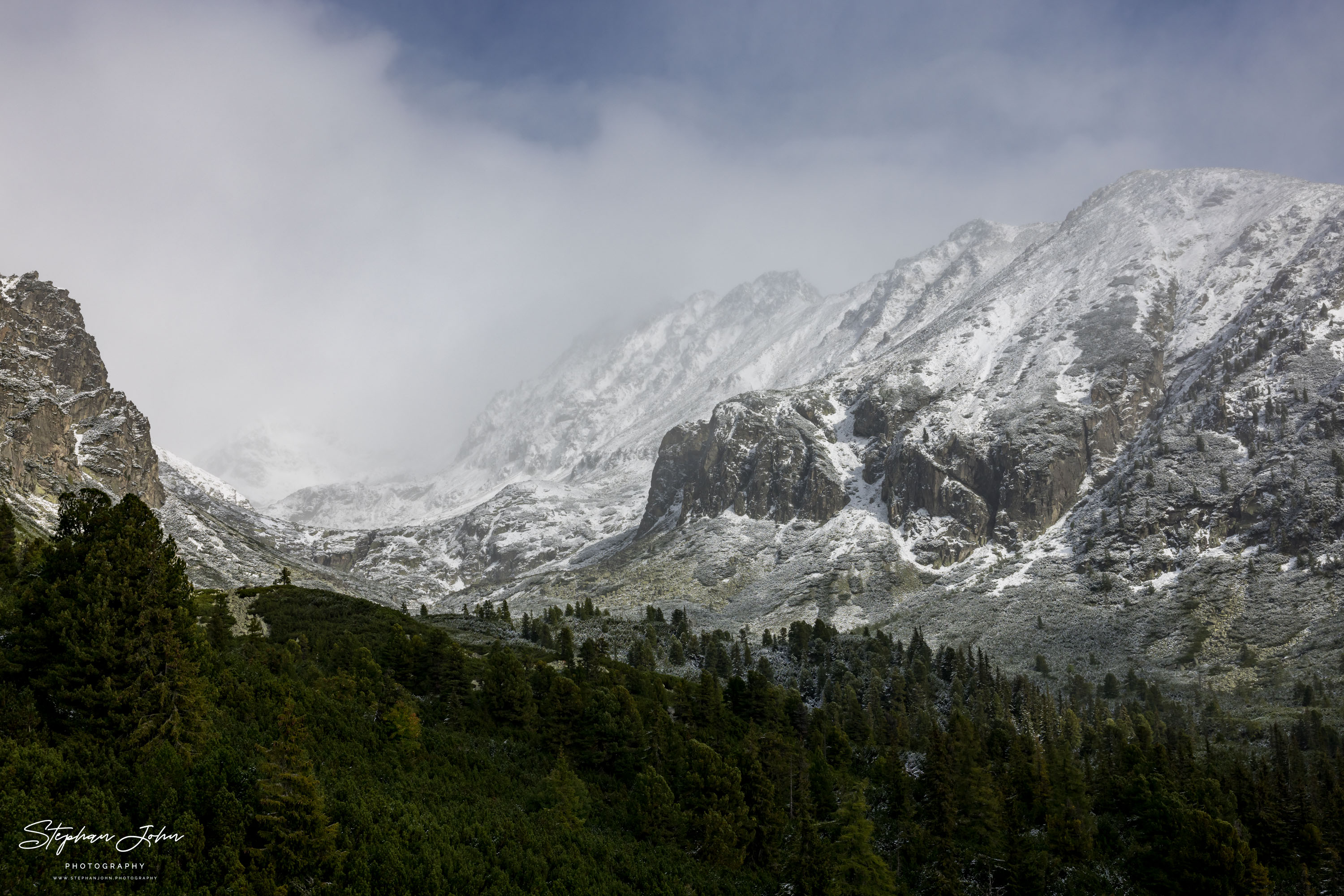 <p>Blick in das etwas verschneite Mlynická dolina</p>