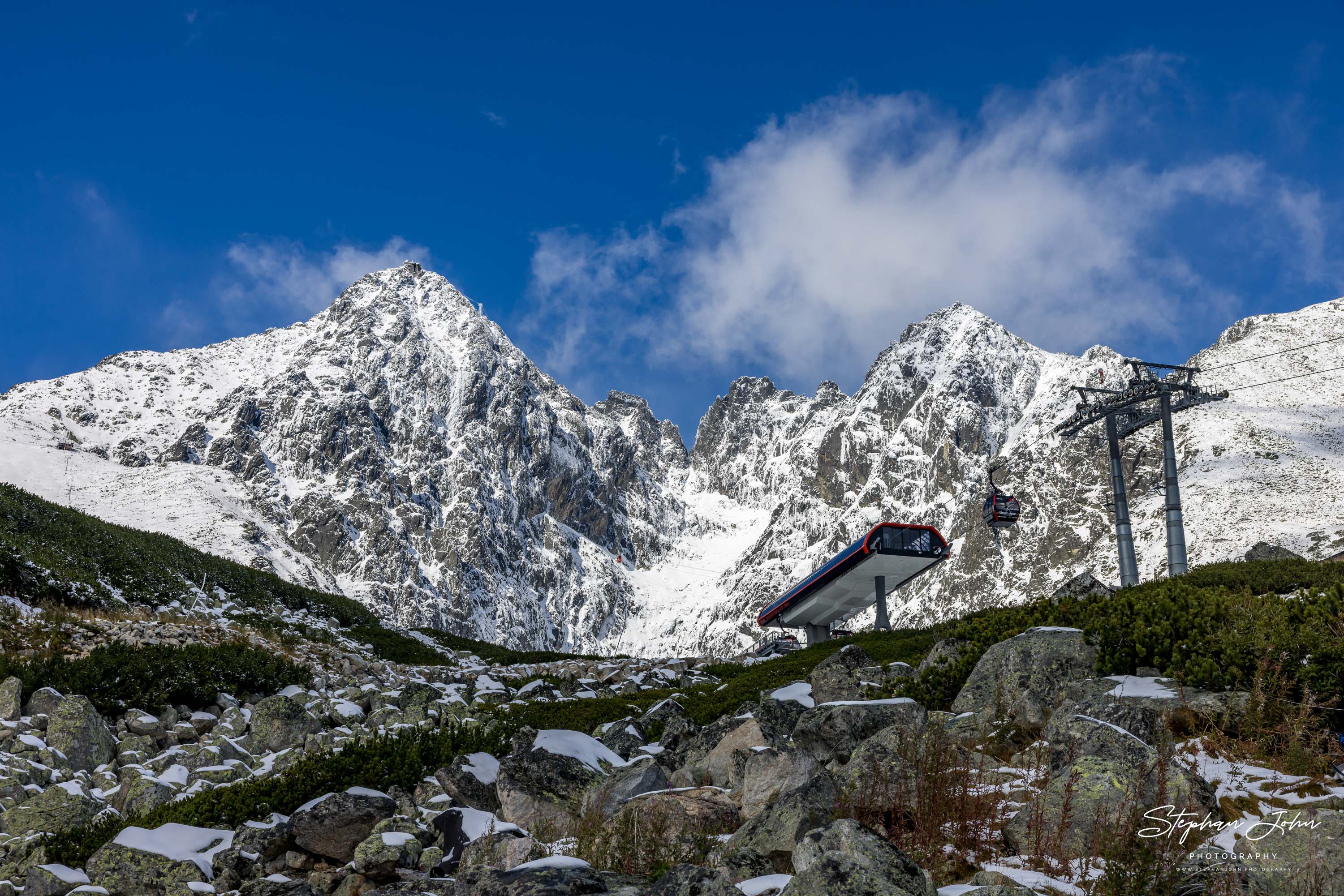 <p>Blick zum Sessellift am Skalnaté pleso</p>