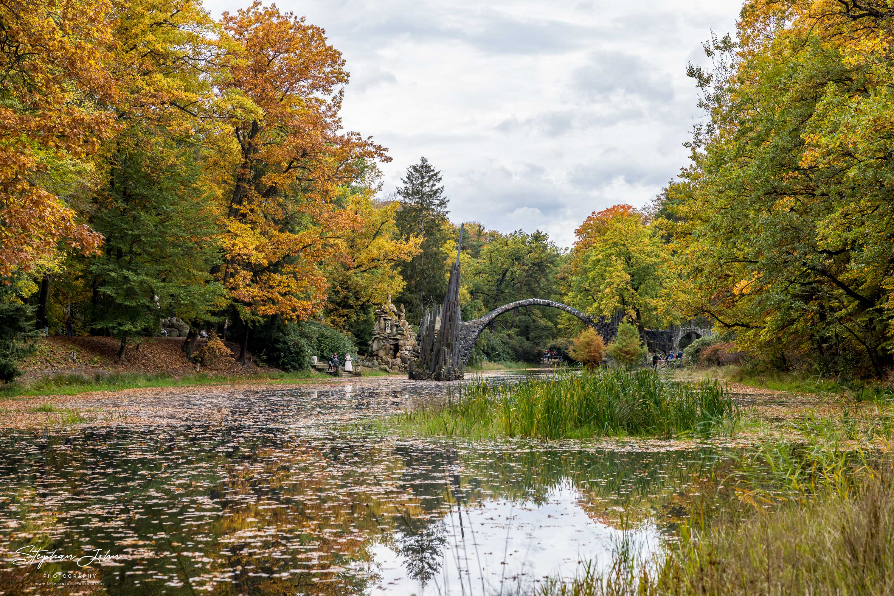 Die Rakotzbrücke im Rhododendronpark Kromlau