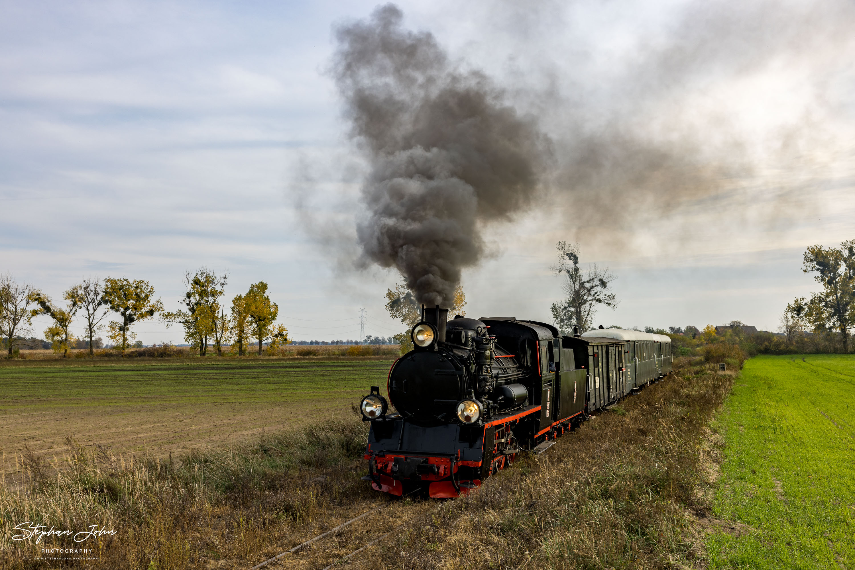 Lok Px48-1756 mit einem Personenzug von Zaniemyśl nach Środa Miasto zwischen Płaczki und Annopole