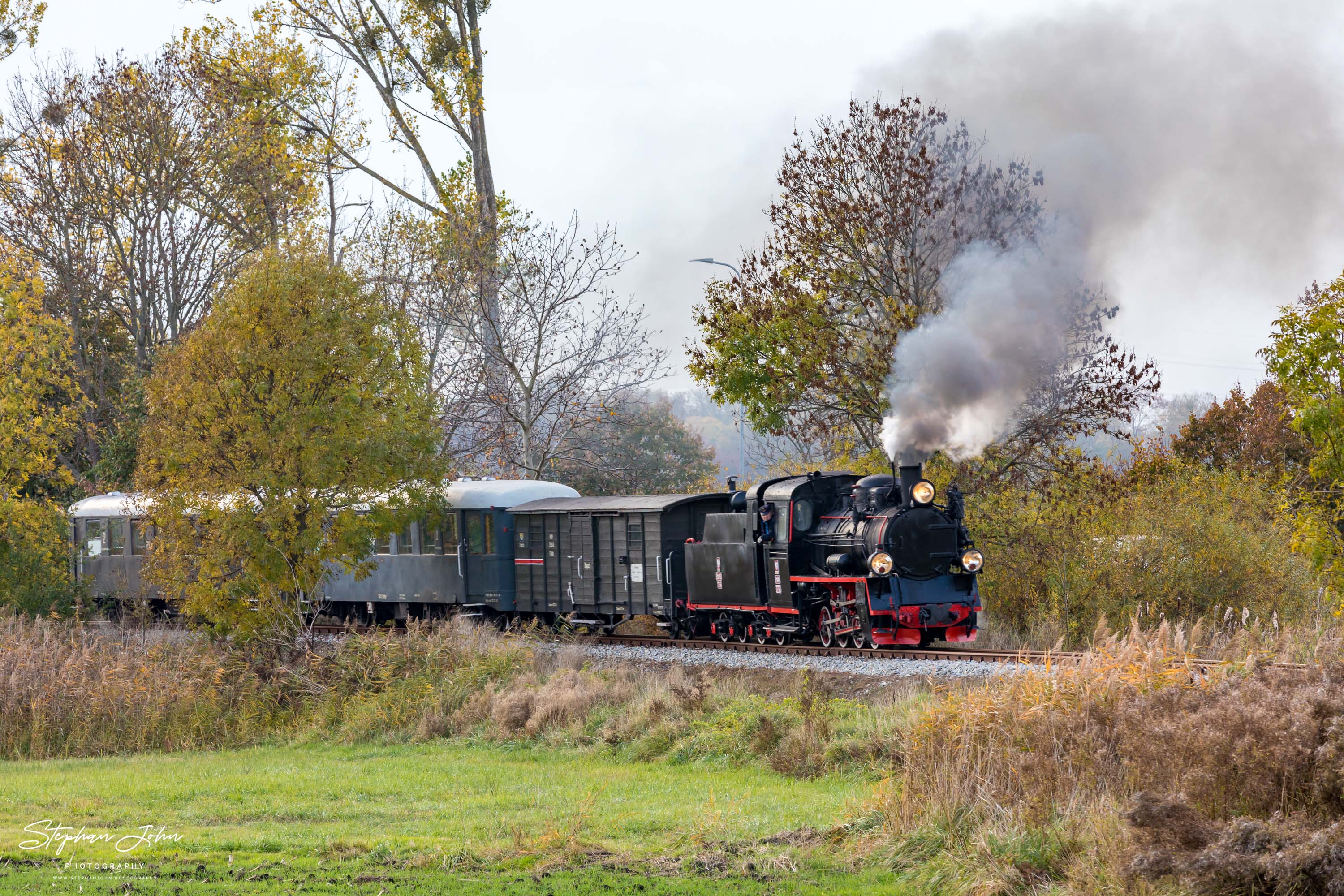 Lok Px48-1756 mit einem Personenzug von Zaniemyśl nach Środa Miasto kurz vor Środa Wąsk