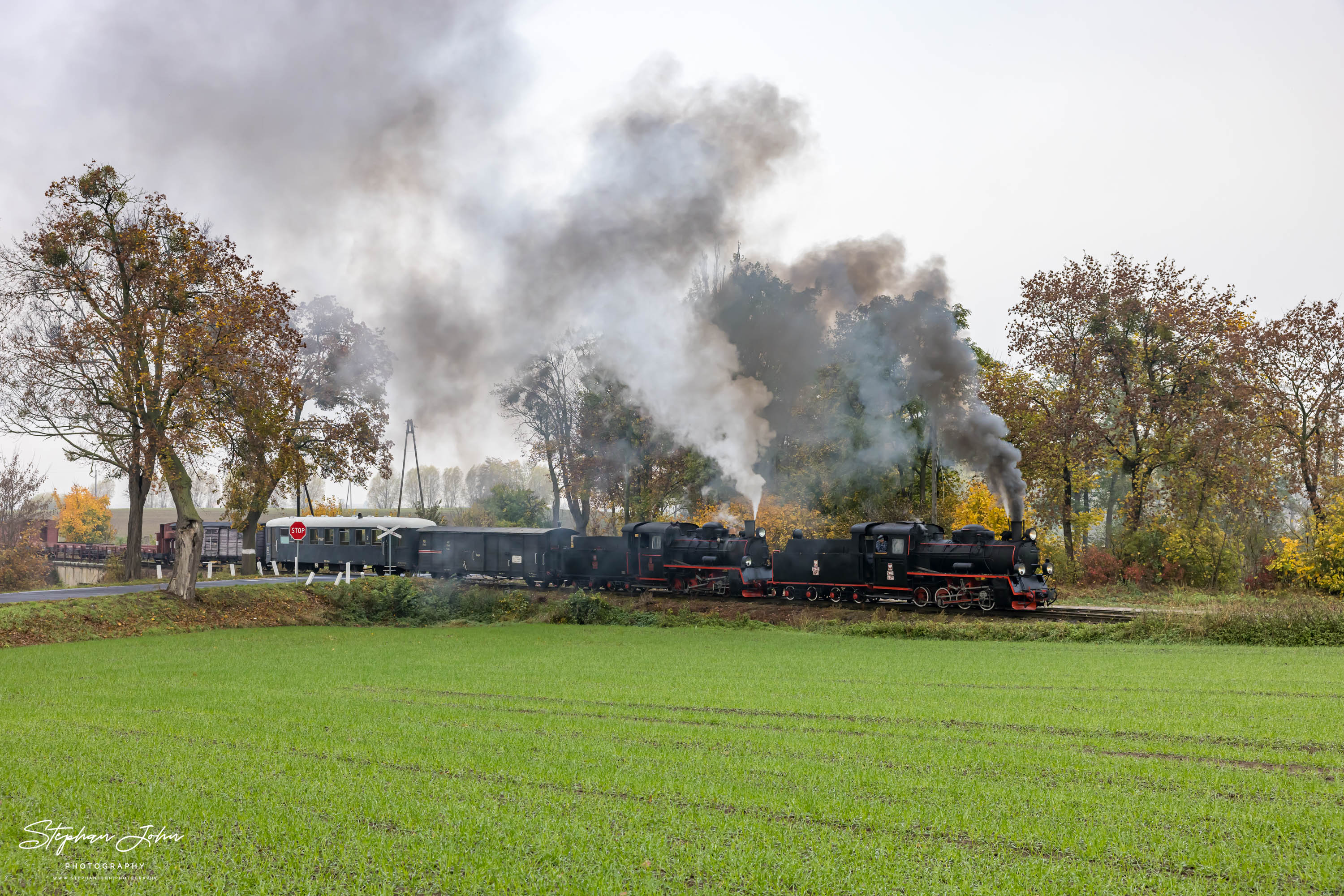 Gmp mit Lok Px48-1920 und Vorspannlok Px48-1756 von Zaniemyśl nach Środa Miasto erreicht Śnieciska