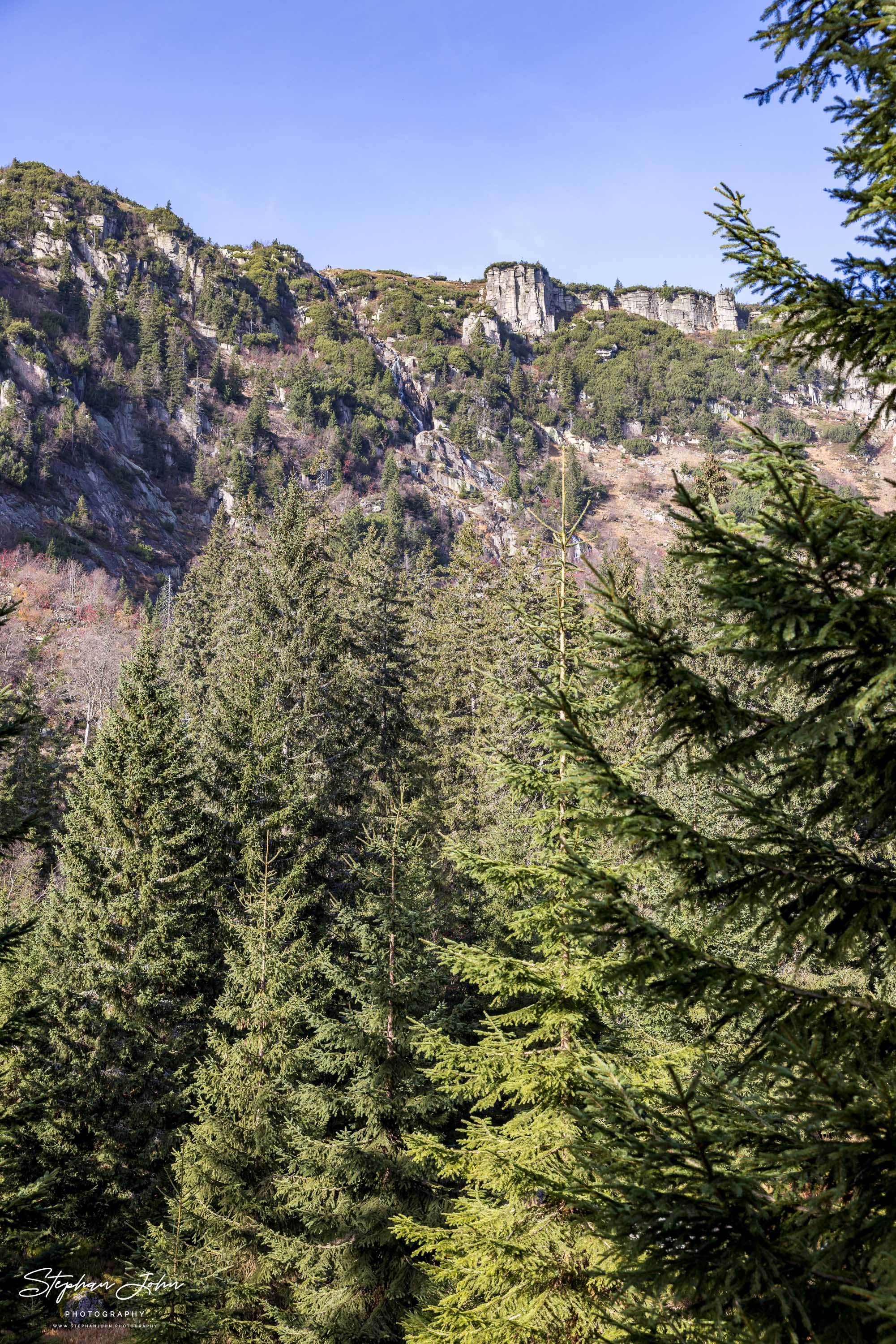 Blick vom Elbe-Wanderweg zur Ambrosch-Aussicht (Ambrožova vyhlídka)