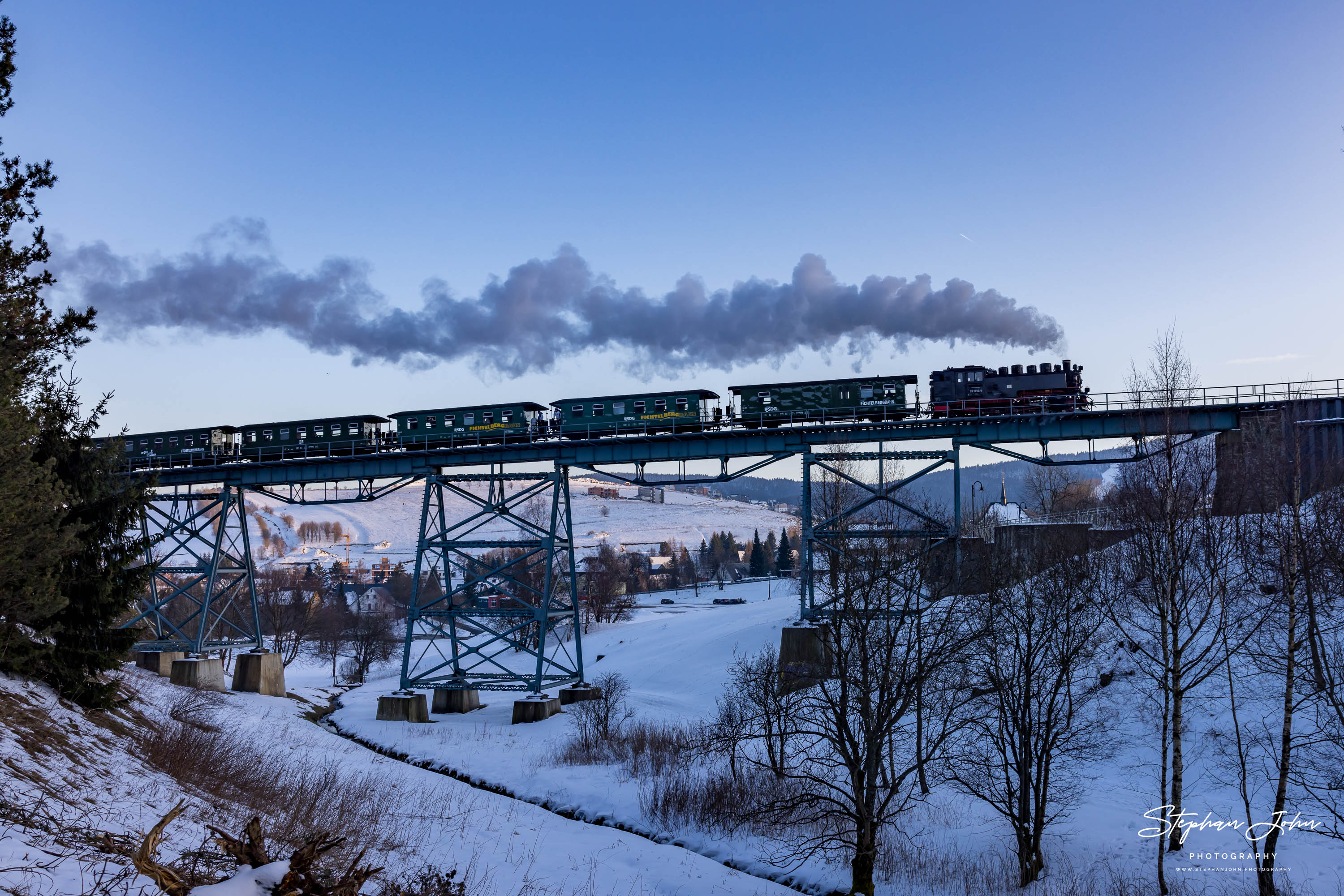 Lok 99 1794-9 mit P 1005 erreicht Oberwiesenthal