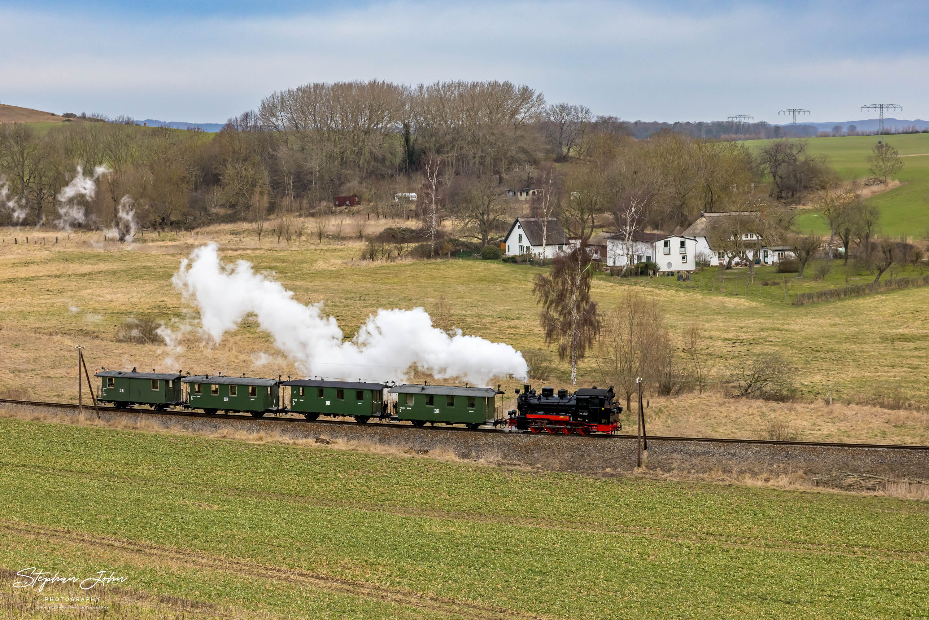 Zug P 221 mit Lok 99 4632 bei Seelvitz