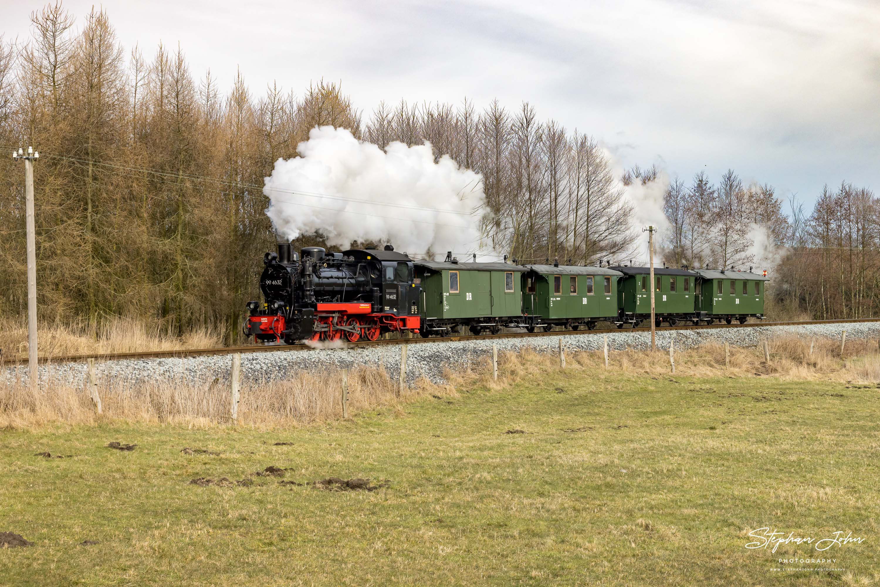 Zug P 222 mit Lok 99 4632 zwischen Serams und Seelvitz