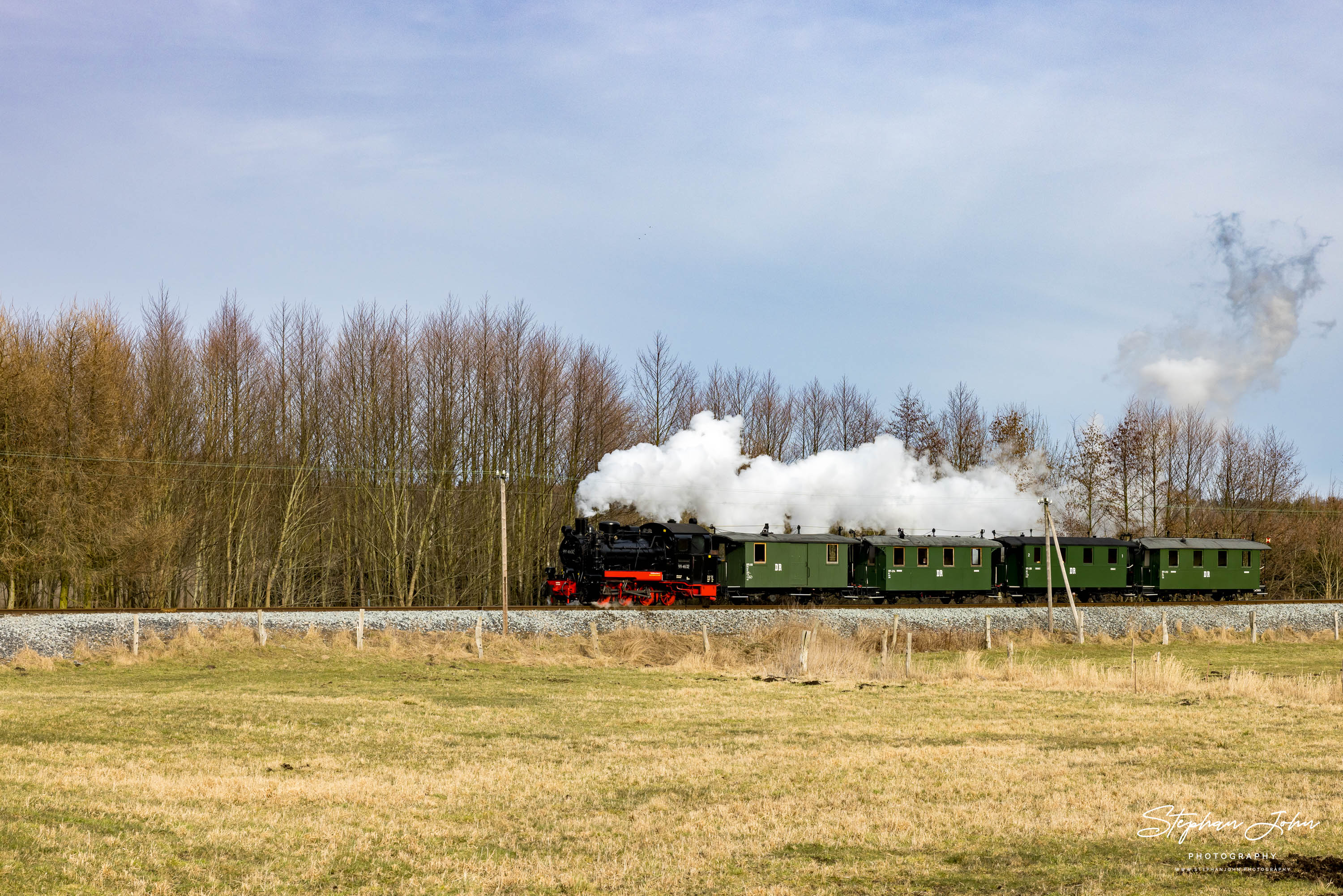 Zug P 222 mit Lok 99 4632 zwischen Serams und Seelvitz