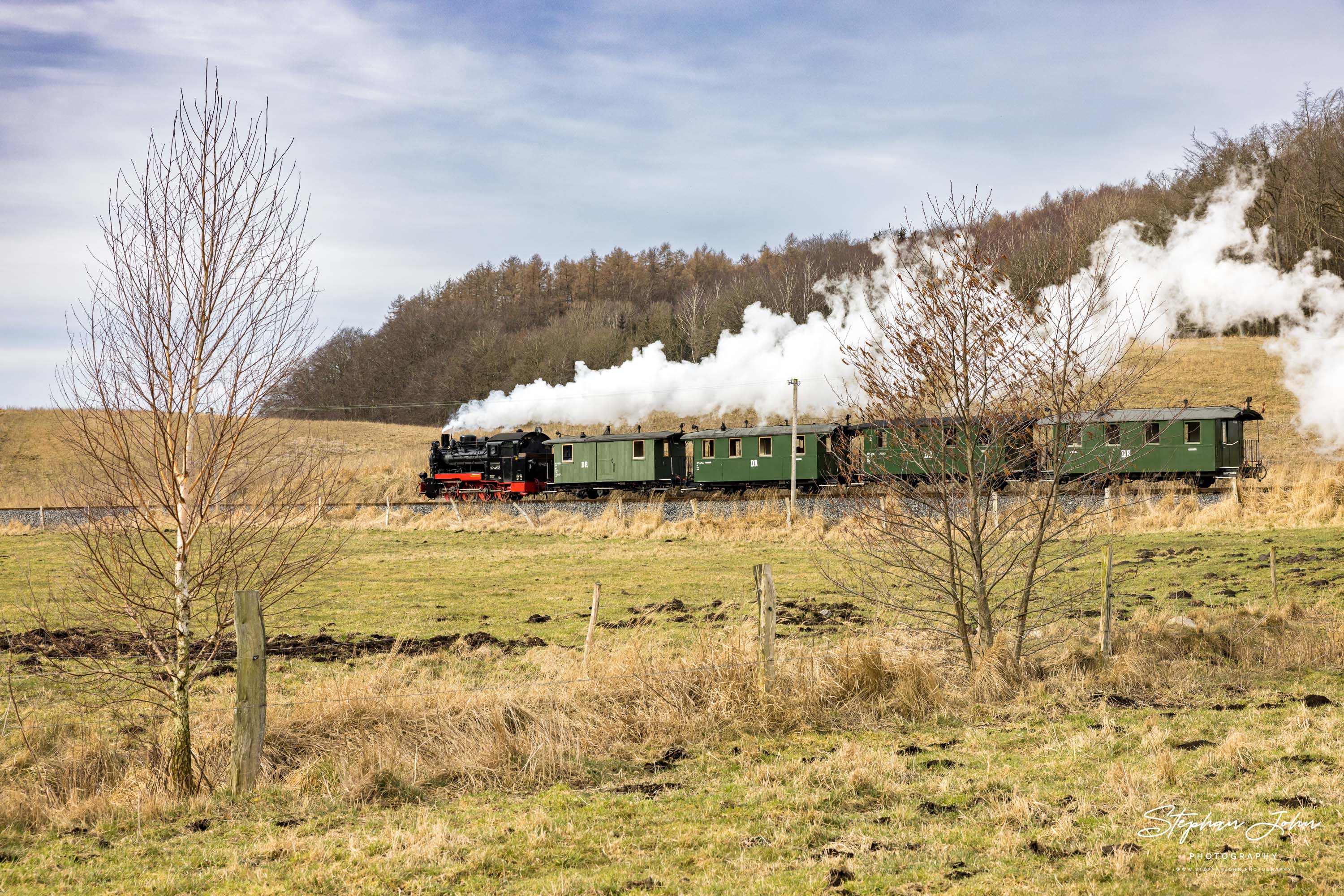 Zug P 222 mit Lok 99 4632 zwischen Serams und Seelvitz