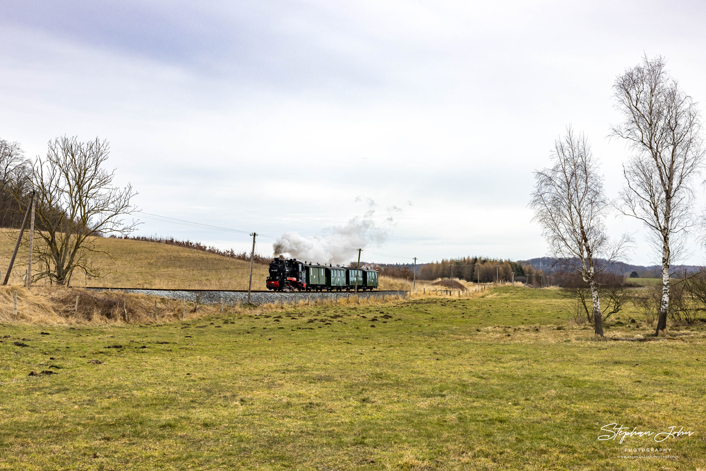 Zug P 222 mit Lok 99 4632 zwischen Serams und Seelvitz