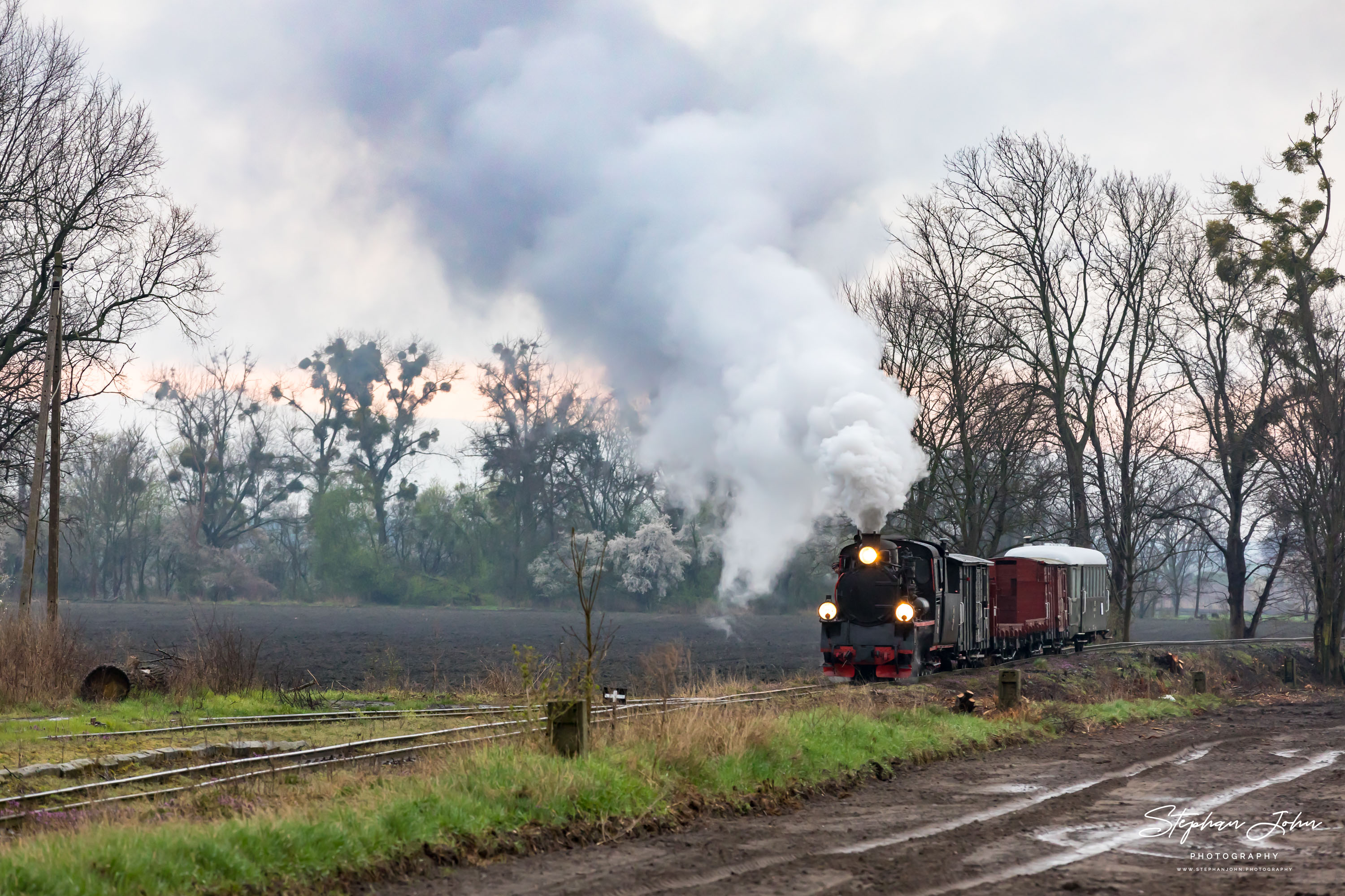 GmP mit Lok Px48 1756 von Zaniemyśl  nach Środa Miasto fährt in Płaczki ein