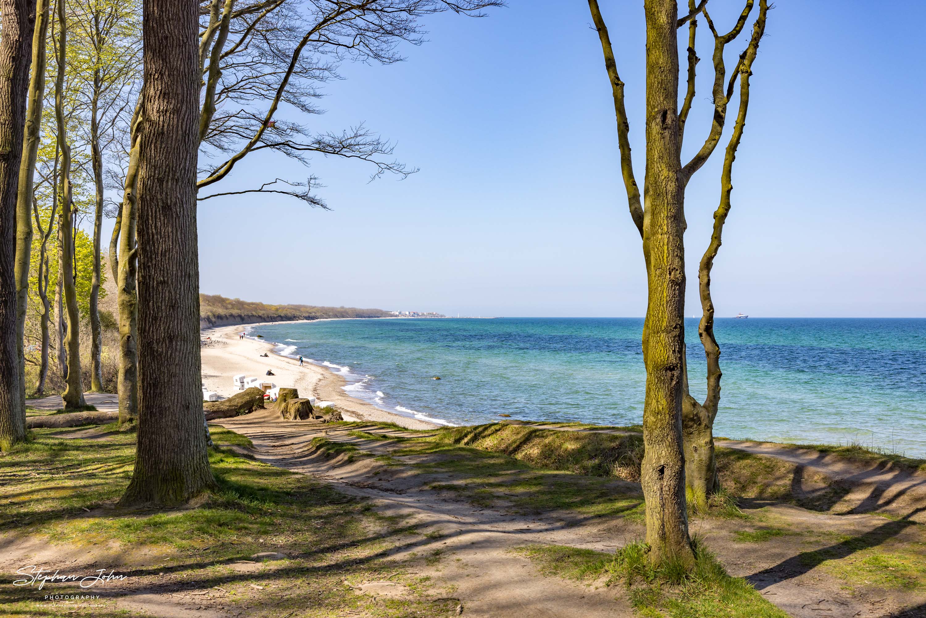 <p>Blick entlang der Ostseeküste von Heiligendamm nach Kühlungsborn</p>