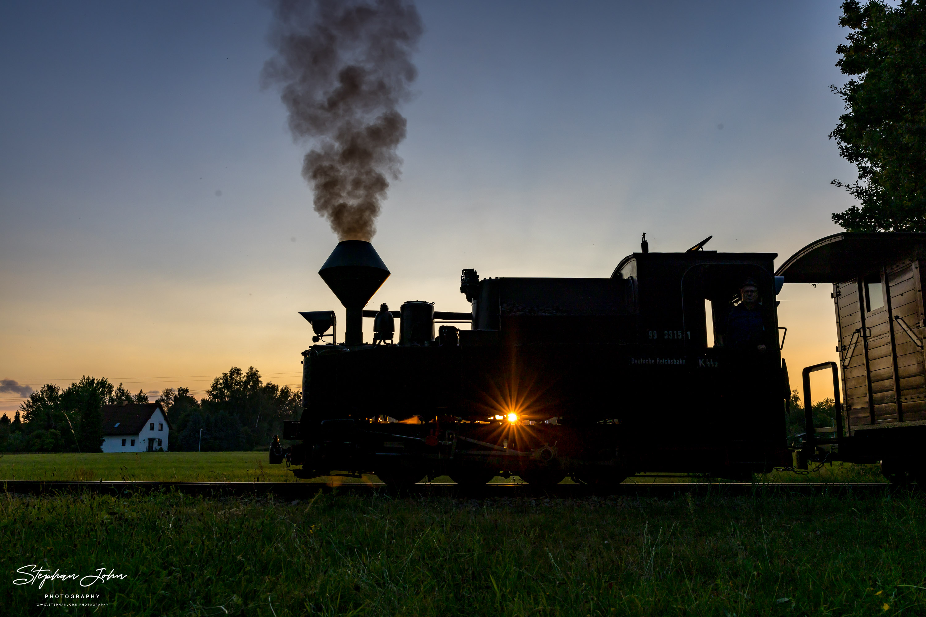 Lok 99 3315-1 mit einem GmP nach Weißwasser