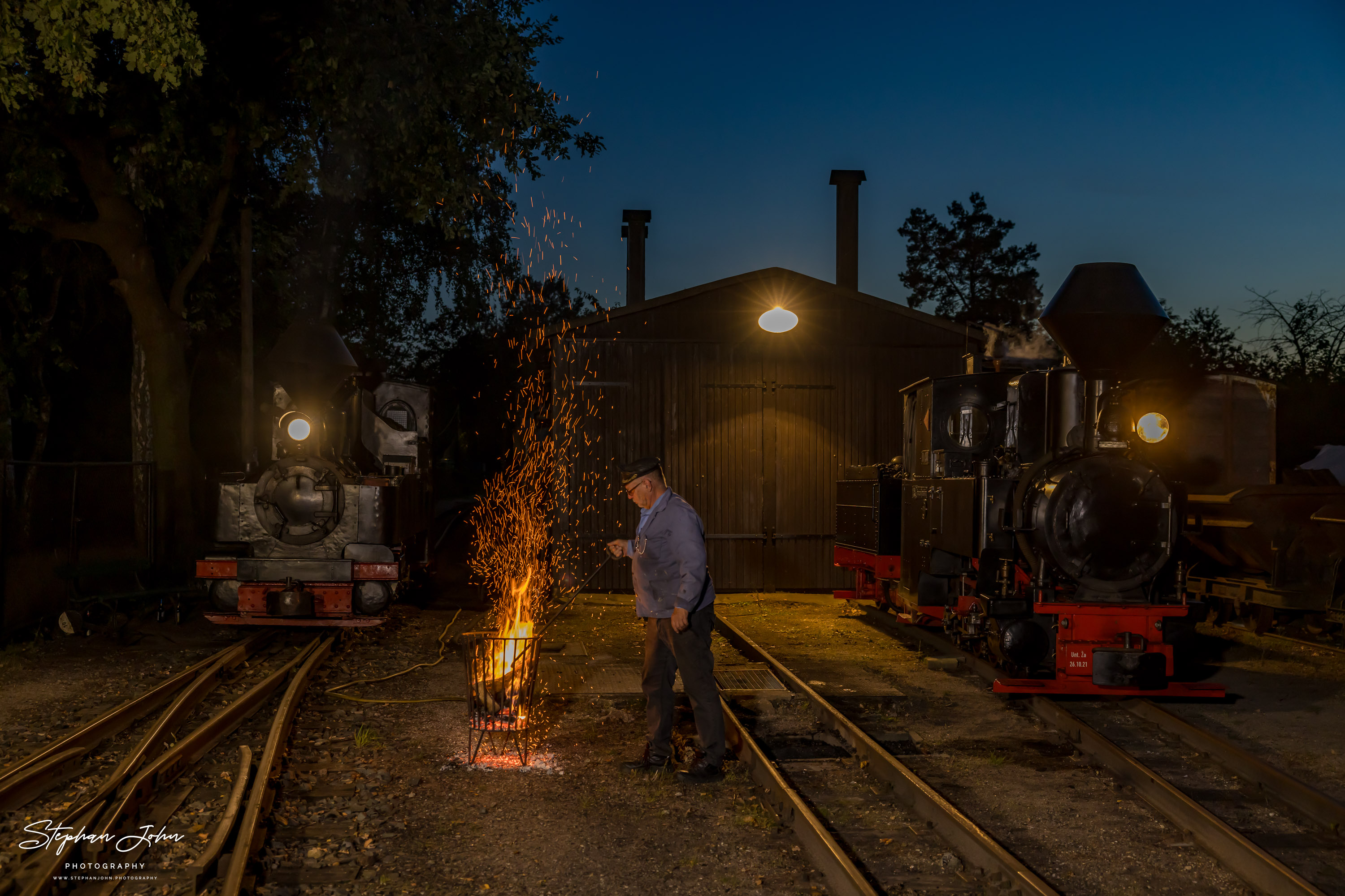 Abendstimmung am alten Lokschuppen in Weißwasser