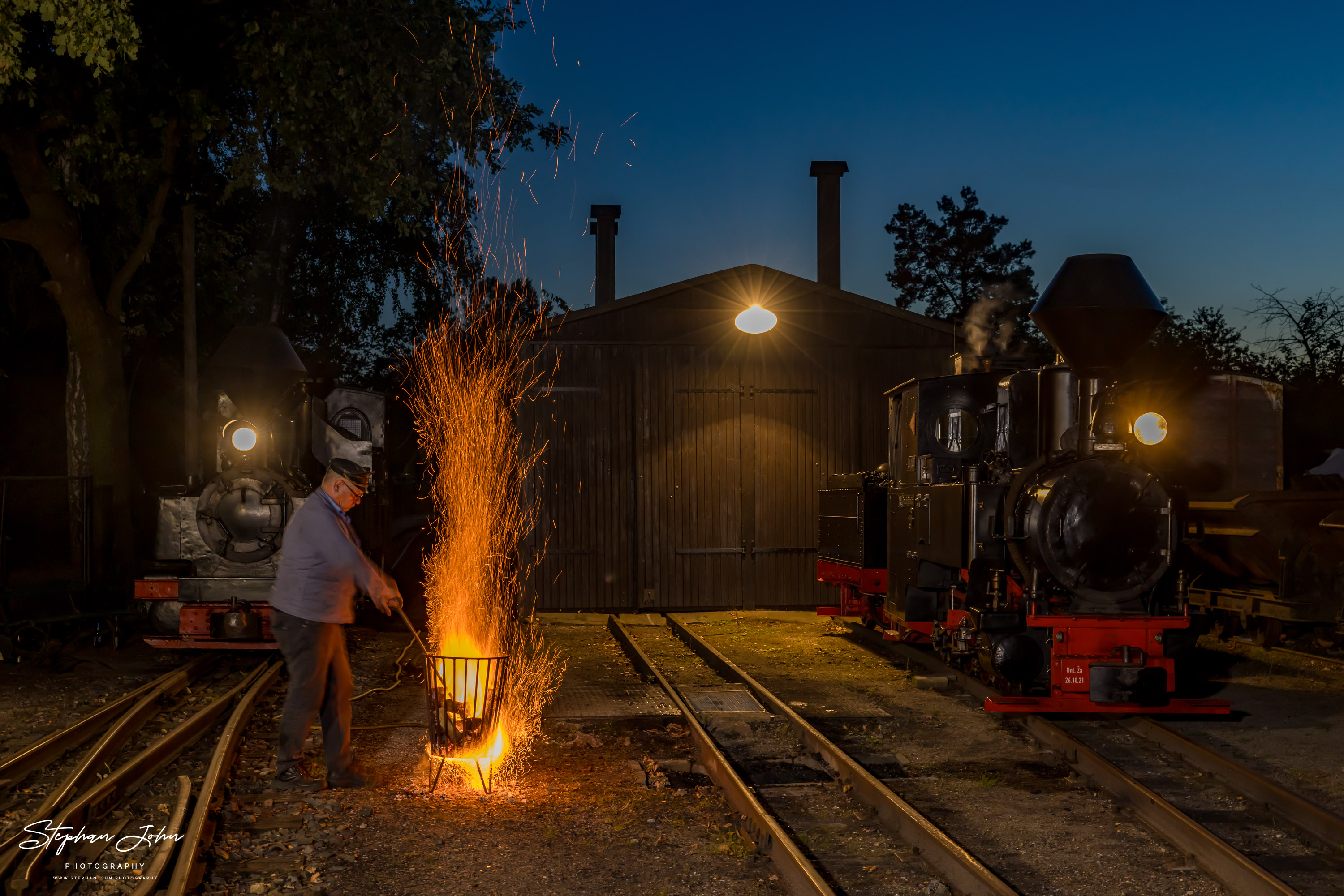 Abendstimmung am alten Lokschuppen in Weißwasser