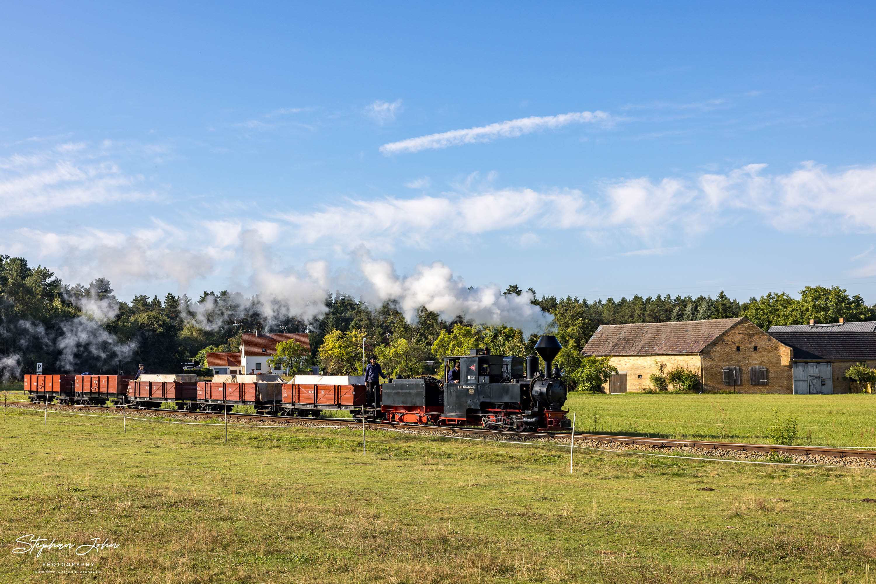 Lok 99 3301 'Graf Arnim' mit einem GmP auf dem Weg nach Bad Muskau