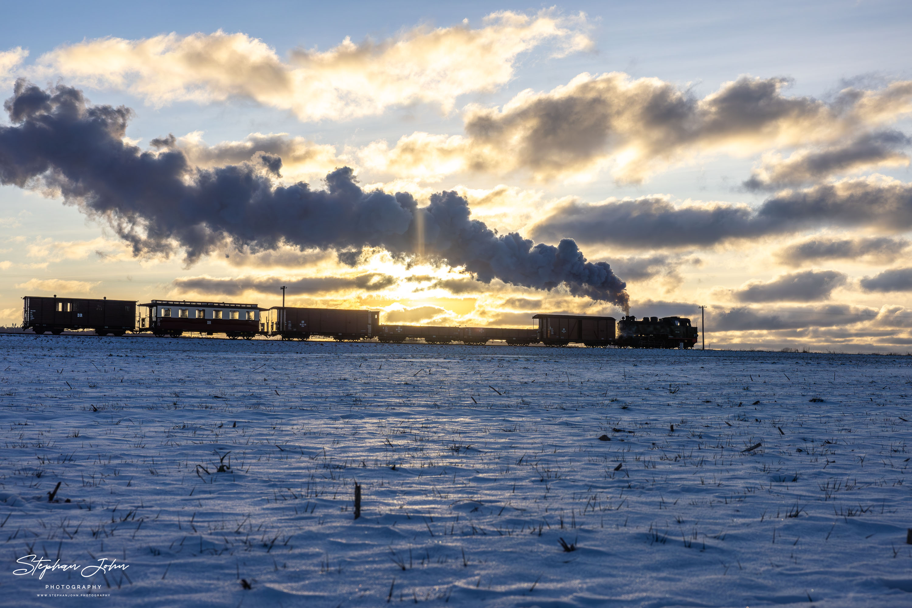 Lok 99 323 mit einem GmP auf dem Weg nach Kühlungsborn