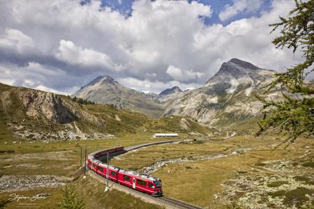 Regionalzug am Berninapass